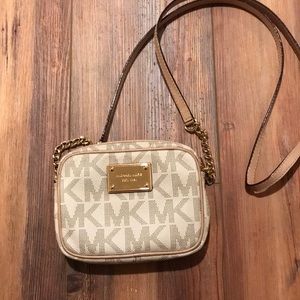 Michael Kors crossbody!